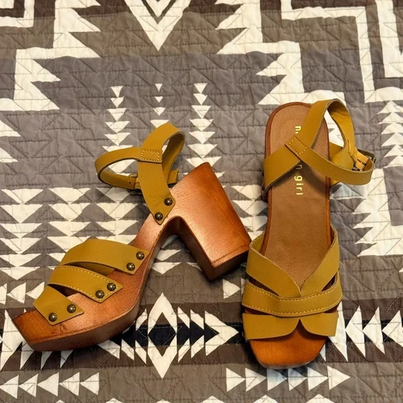 Madden Girl Chunky Heel SZ 5.5 - Picture 1 of 3